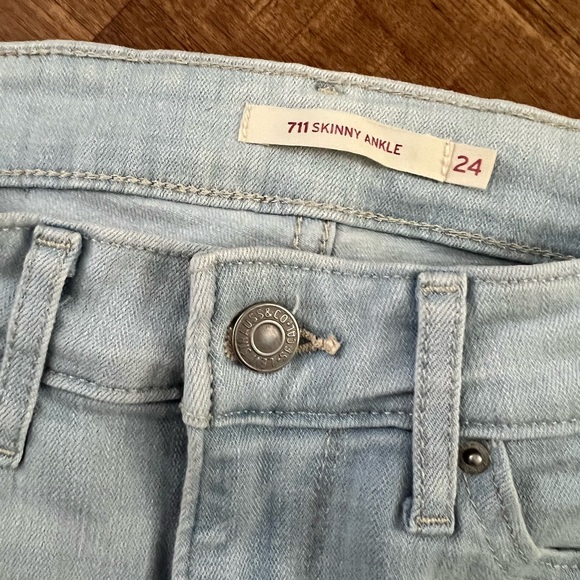 Levi’s 711 skinny jeans - Picture 2 of 4